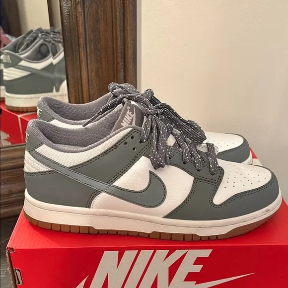 Nike Gray and White Dunk low GS - Picture 4 of 6